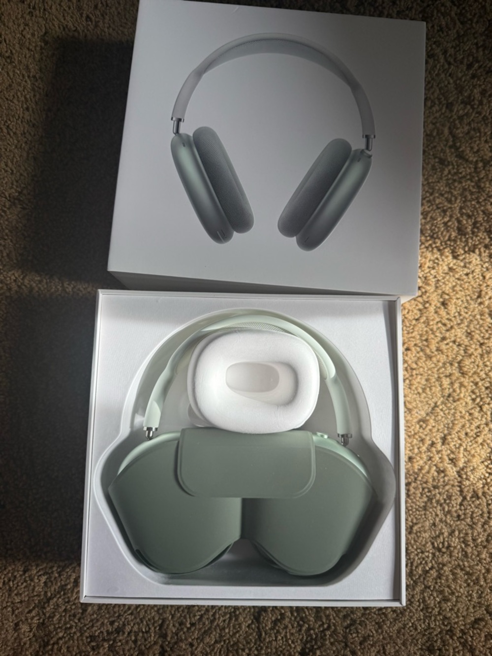 Apple Airpods Max - Green Over Ear Wireless headphones